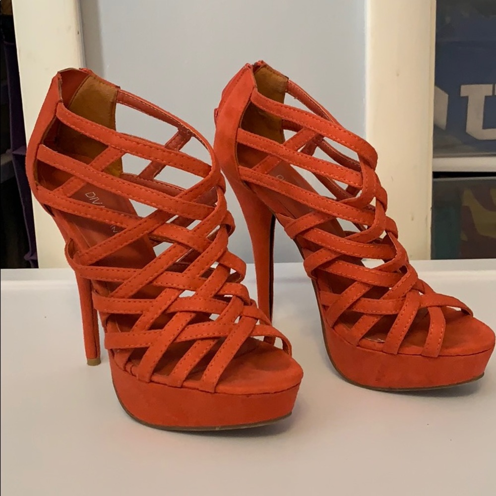 Peach/salmon heels - women’s 7
